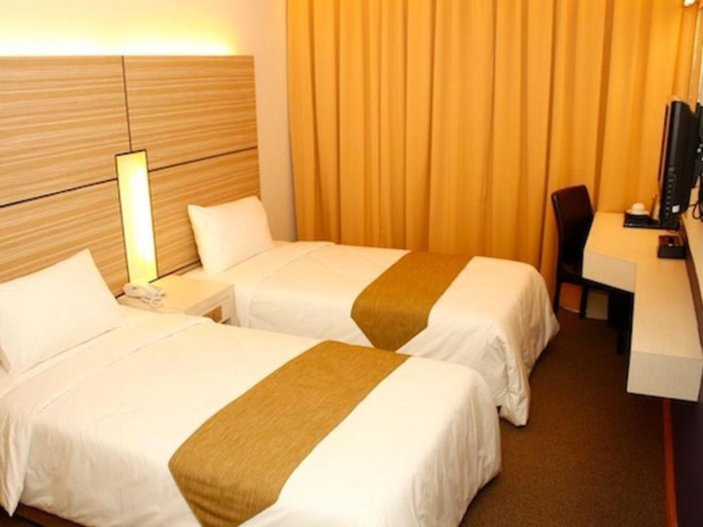 Grand Medallion Hotel Kuching Ngoại thất bức ảnh