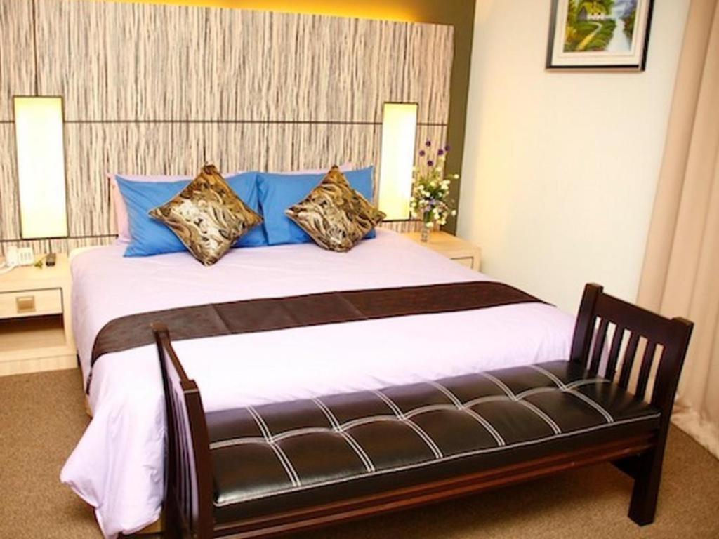 Grand Medallion Hotel Kuching Ngoại thất bức ảnh