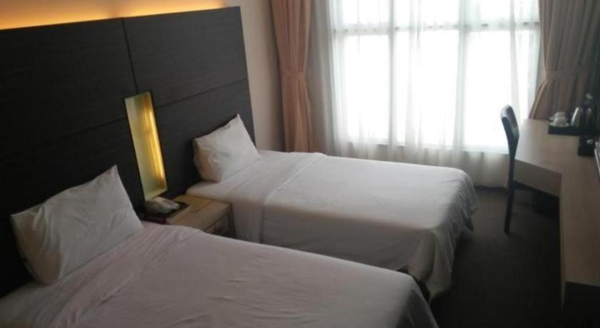 Grand Medallion Hotel Kuching Ngoại thất bức ảnh