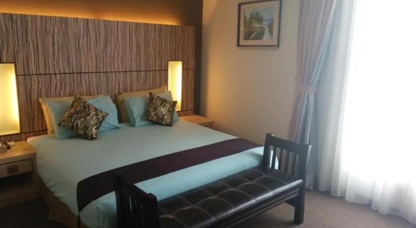 Grand Medallion Hotel Kuching Ngoại thất bức ảnh