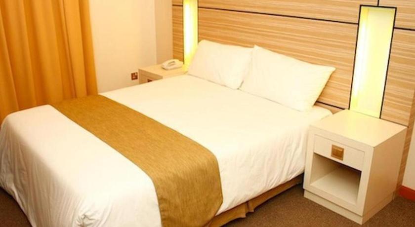 Grand Medallion Hotel Kuching Ngoại thất bức ảnh