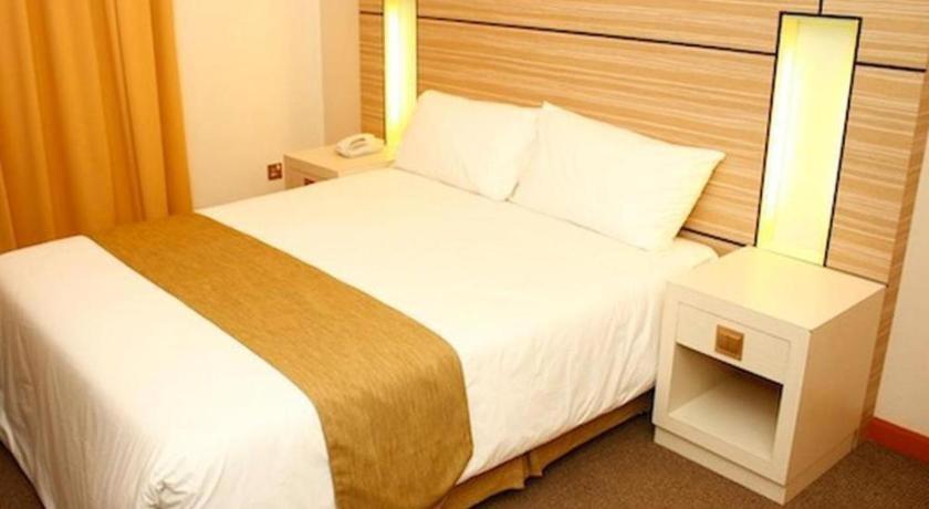 Grand Medallion Hotel Kuching Ngoại thất bức ảnh