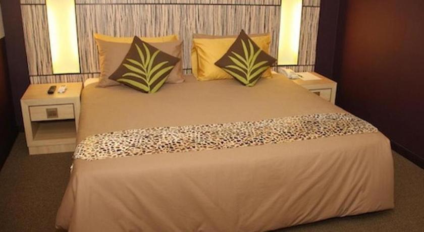 Grand Medallion Hotel Kuching Ngoại thất bức ảnh