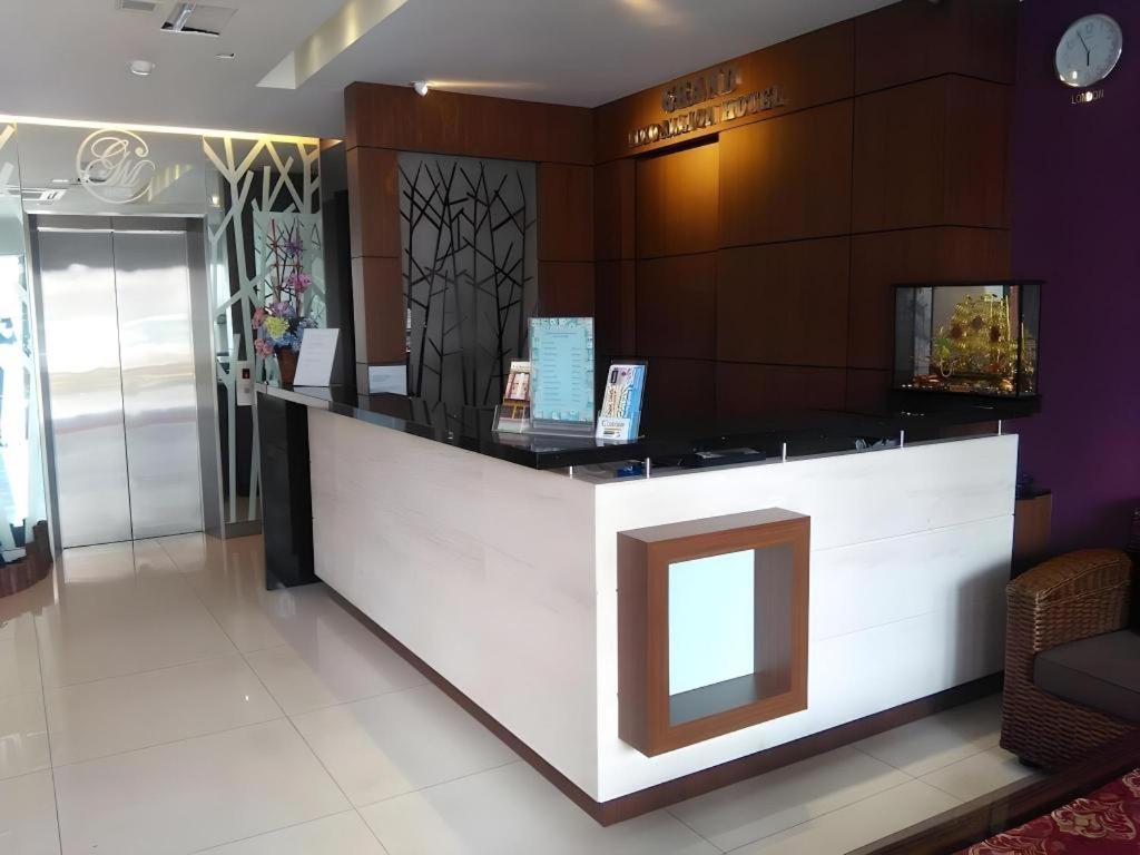 Grand Medallion Hotel Kuching Ngoại thất bức ảnh